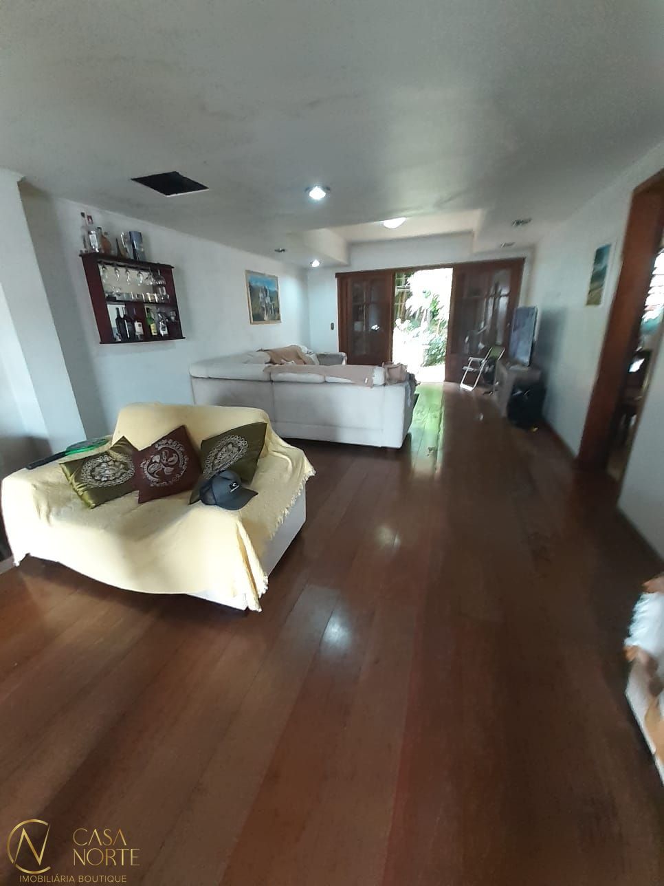 Casa à venda com 3 quartos, 247m², 1 suíte, 3 vagas, Rua Amoroso Costa no bairro Cristo Redentor em Porto Alegre
