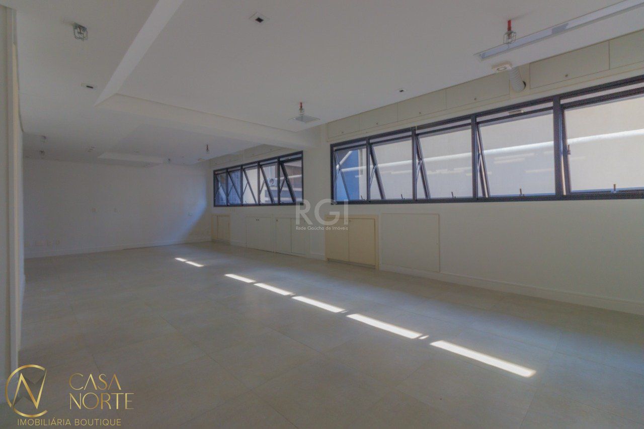 Sala Comercial à venda com 1 quarto, 36m², 1 vaga, Rua Mariante no bairro Rio Branco em Porto Alegre