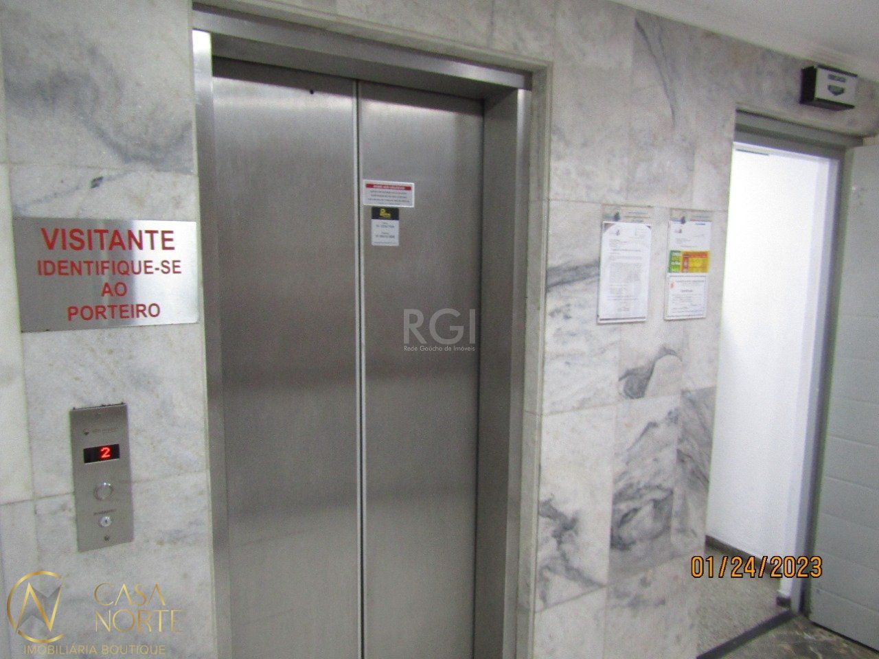 Sala Comercial à venda , 37m², 1 vaga, Avenida Getúlio Vargas no bairro Menino Deus em Porto Alegre
