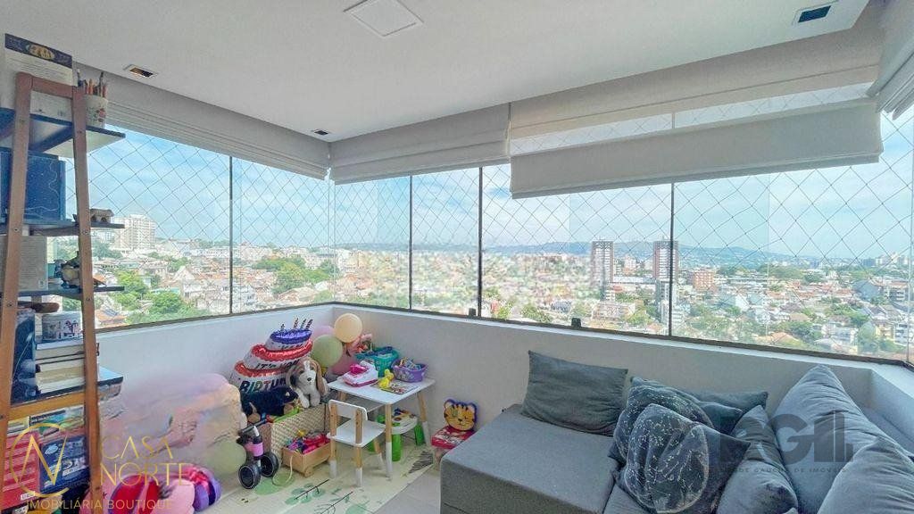 Cobertura à venda com 3 quartos, 142m², 2 vagas, Rua Souza Lobo no bairro Vila Jardim em Porto Alegre