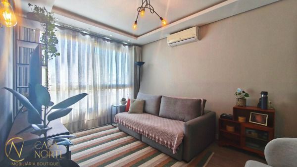 Apartamento à venda com 2 quartos, 70m², 1 vaga, Avenida Getúlio Vargas no bairro Menino Deus em Porto Alegre