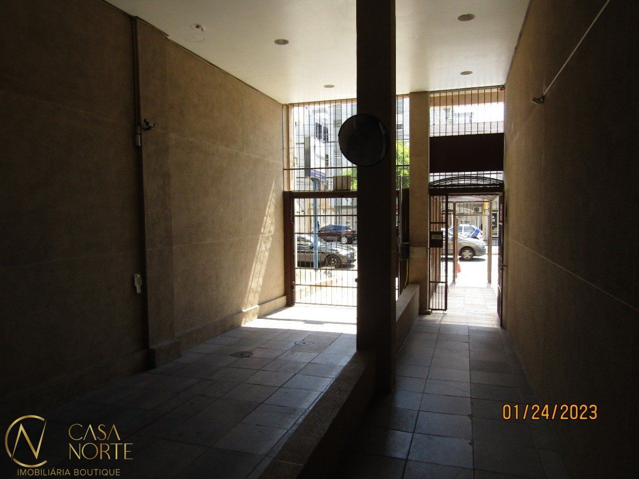 Sala Comercial à venda , 37m², 1 vaga, Avenida Getúlio Vargas no bairro Menino Deus em Porto Alegre