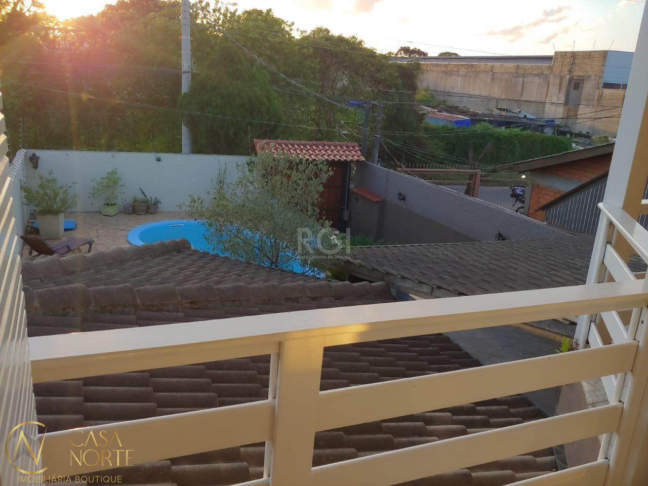 Casa à venda com 3 quartos, 250m², 1 suíte, 5 vagas, Rua João Paris no bairro Santa Rosa de Lima em Porto Alegre