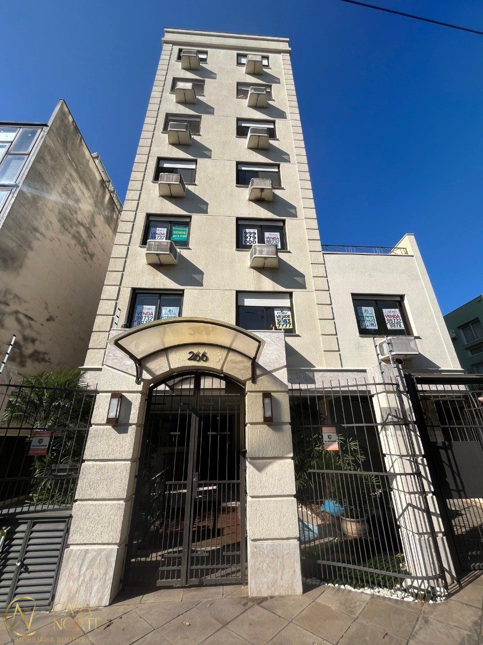 Apartamento à venda com 3 quartos, 101m², 1 suíte, 2 vagas, Rua Carlos Trein Filho no bairro Auxiliadora em Porto Alegre