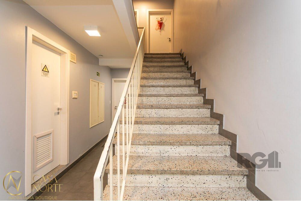Apartamento à venda com 2 quartos, 64m², 1 vaga, Rua Ari Marinho no bairro Higienópolis em Porto Alegre