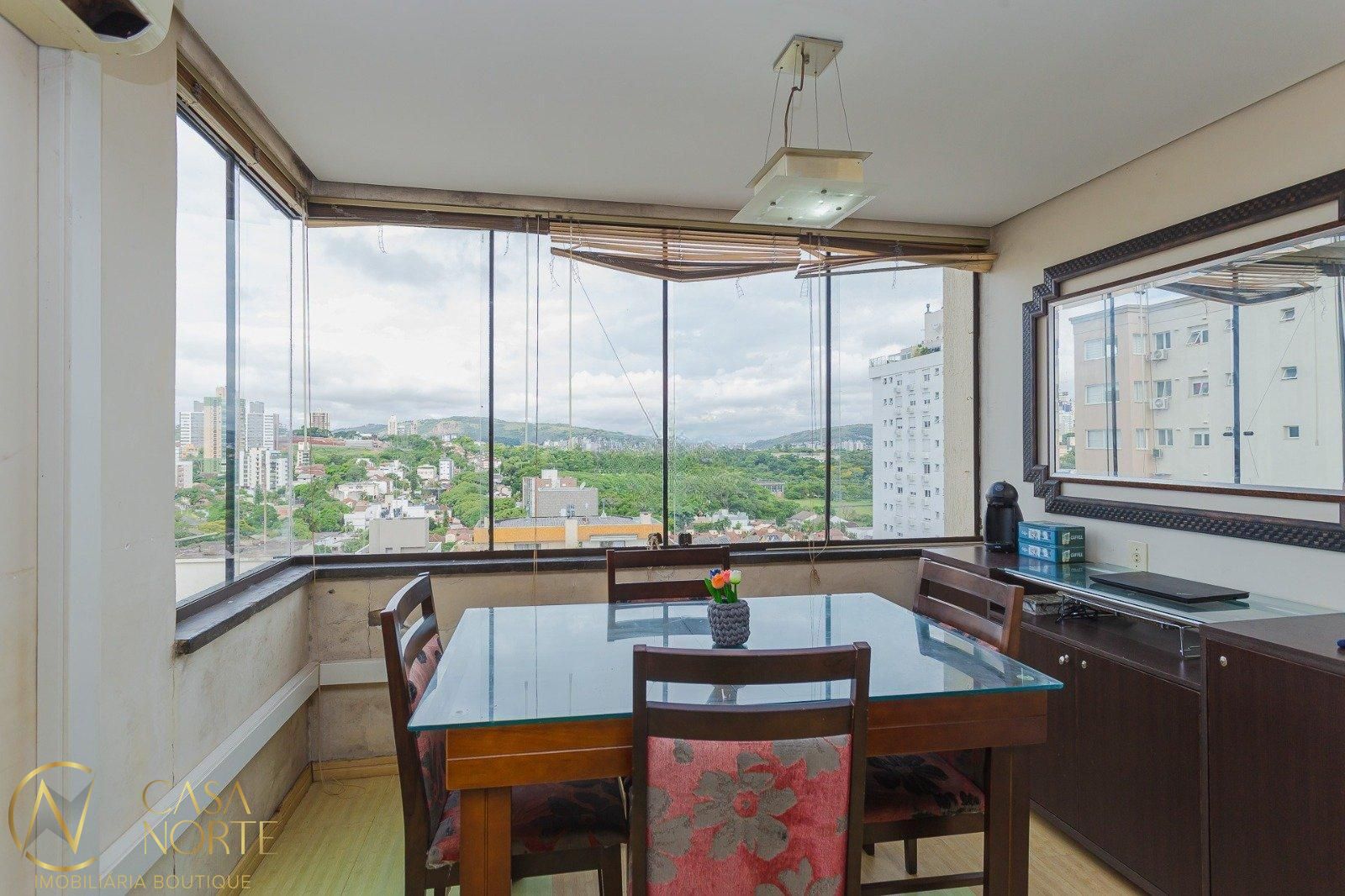 Cobertura à venda com 2 quartos, 152m², 2 suítes, 2 vagas, Rua Barão do Amazonas no bairro Petrópolis em Porto Alegre