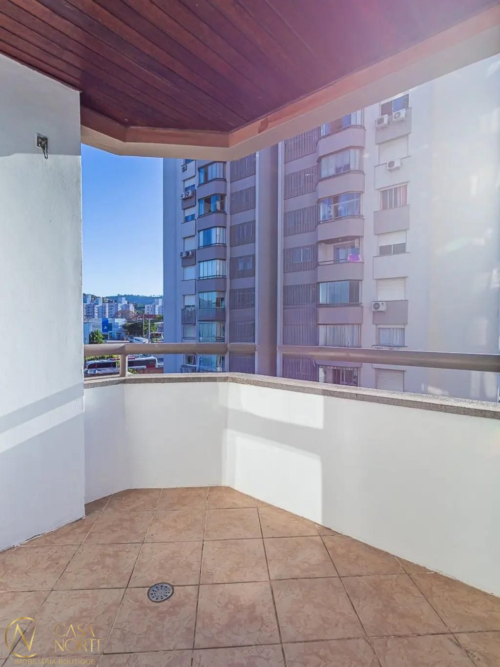 Apartamento à venda com 2 quartos, 76m², 1 vaga, Rua Oswaldo Pereira de Freitas no bairro Partenon em Porto Alegre