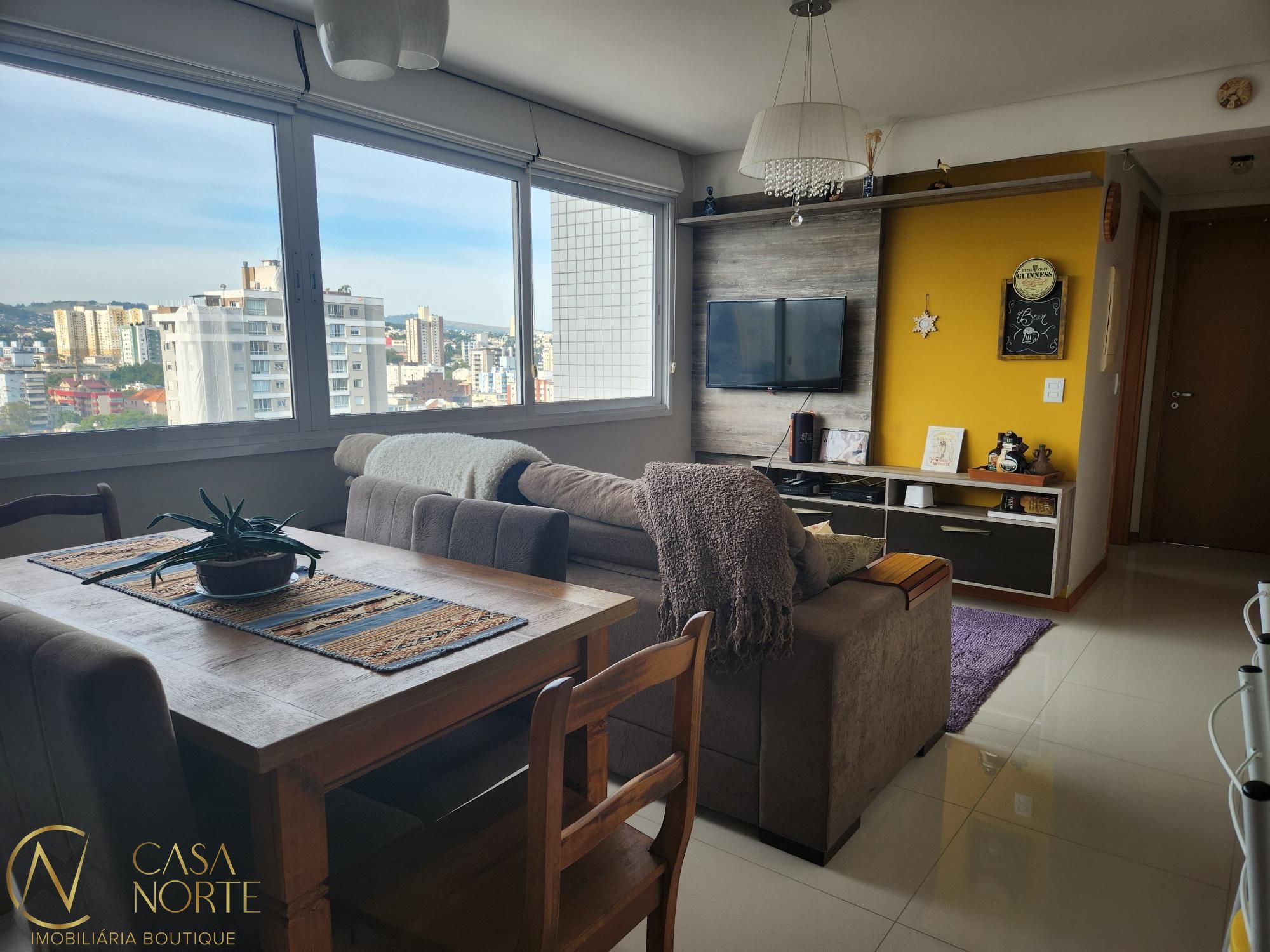 Apartamento à venda com 2 quartos, 63m², 1 suíte, 2 vagas, Rua Domingos Crescêncio no bairro Santana em Porto Alegre