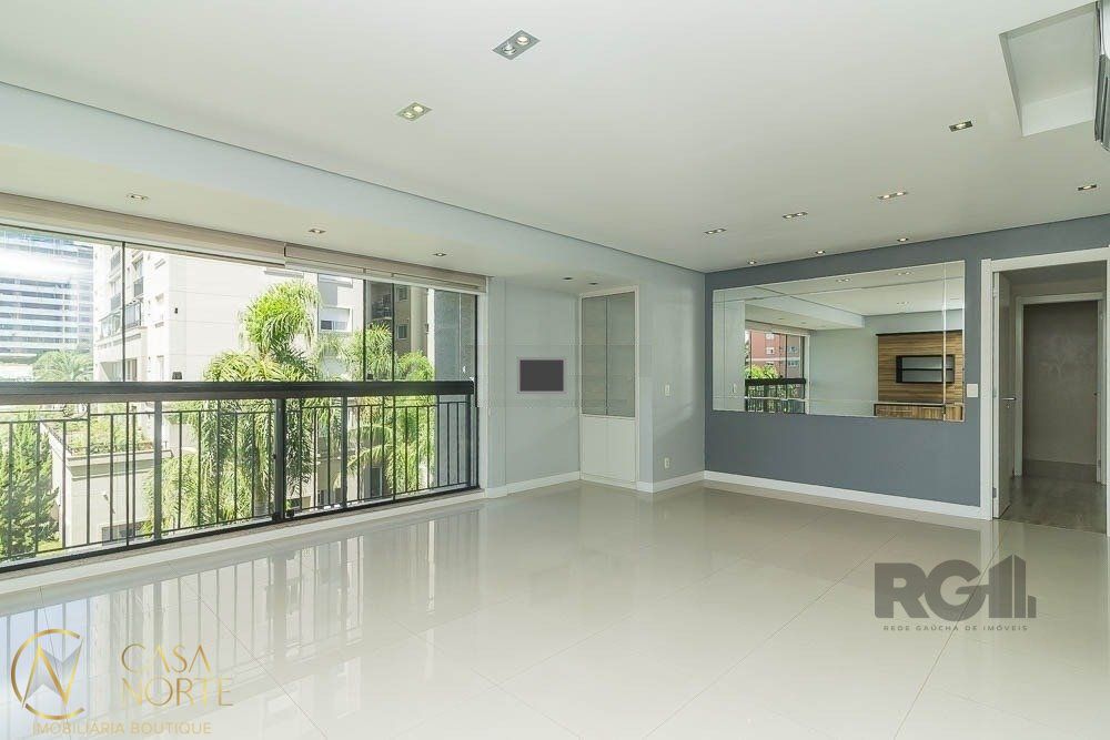 Apartamento à venda com 3 quartos, 108m², 1 suíte, 2 vagas, Avenida Tulio de Rose no bairro Jardim Europa em Porto Alegre