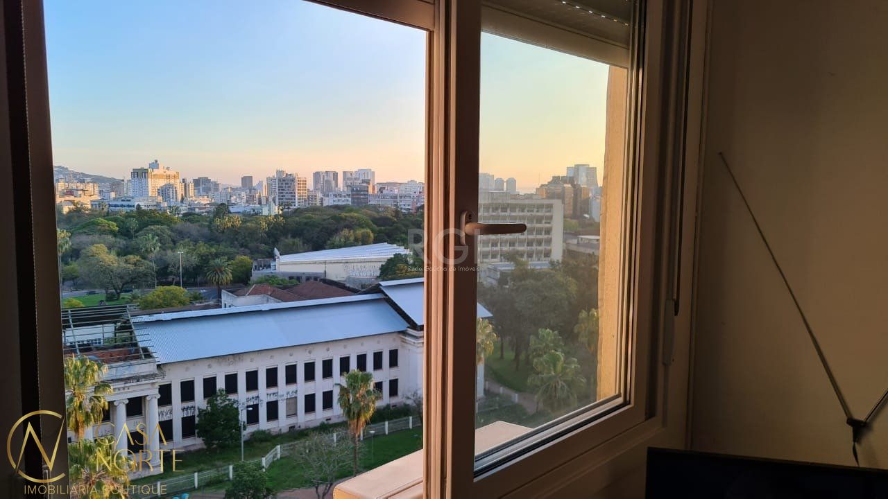 Apartamento à venda com 3 quartos, 80m², 1 suíte, Avenida Osvaldo Aranha no bairro Bom Fim em Porto Alegre