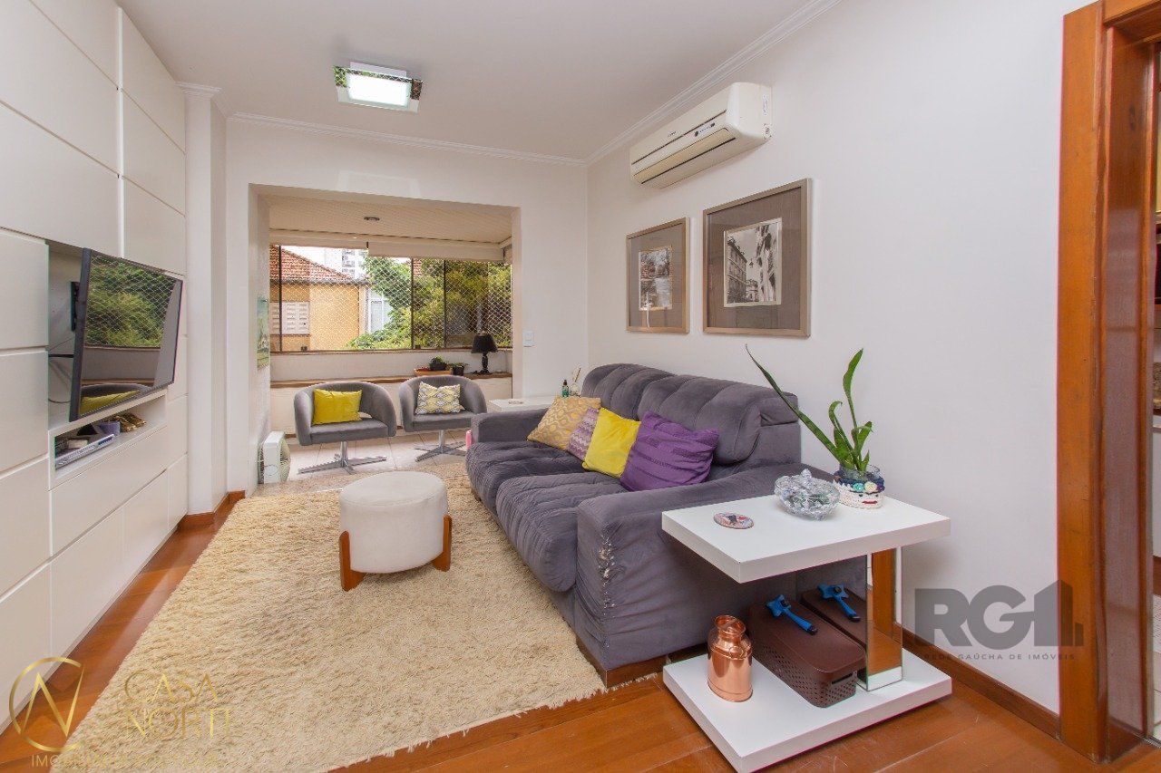 Apartamento à venda com 3 quartos, 73m², 1 vaga, Rua Gonçalves Dias no bairro Menino Deus em Porto Alegre