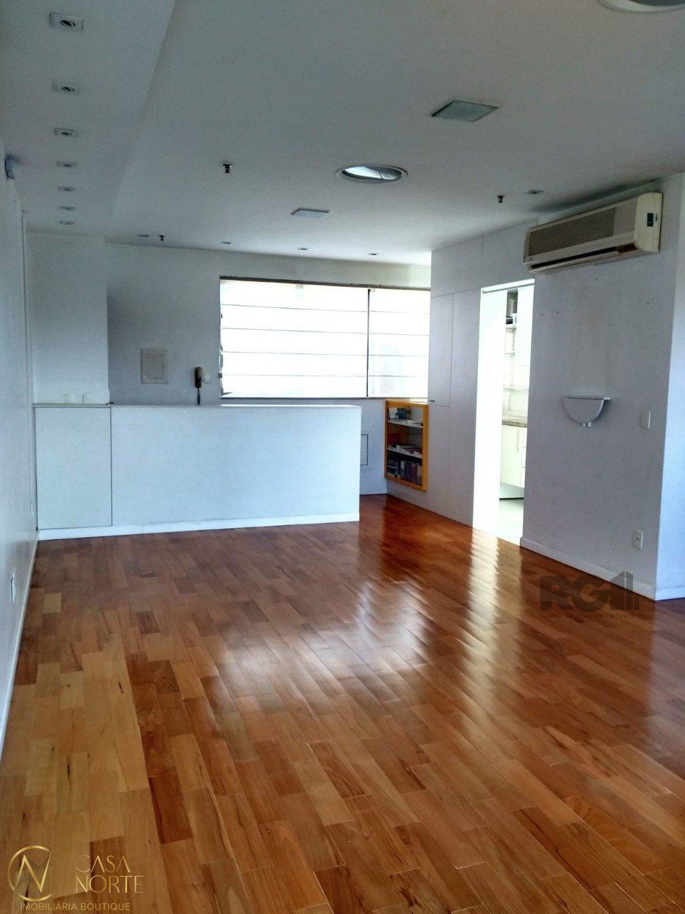 Sala Comercial à venda , 48m², 1 vaga, Avenida Osvaldo Aranha no bairro Bom Fim em Porto Alegre