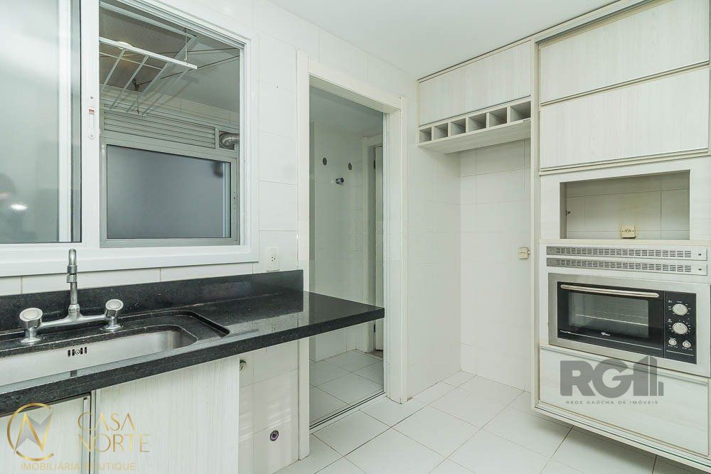 Apartamento à venda com 3 quartos, 108m², 1 suíte, 2 vagas, Avenida Tulio de Rose no bairro Jardim Europa em Porto Alegre