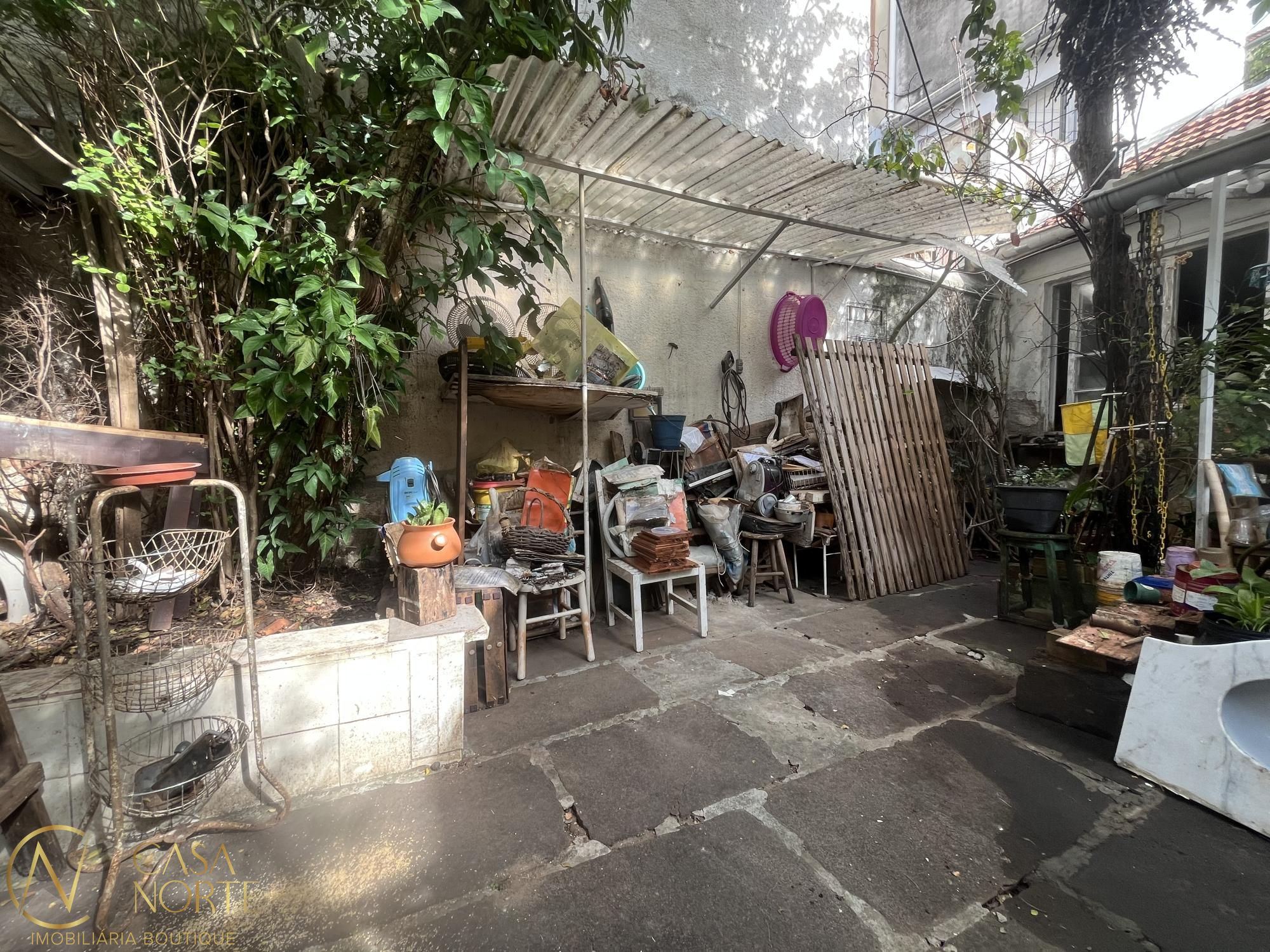 Casa à venda com 3 quartos, 120m², 1 vaga, Rua Joaquim Nabuco no bairro Cidade Baixa em Porto Alegre