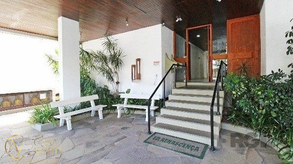 Apartamento à venda com 2 quartos, 70m², 1 vaga, Avenida Getúlio Vargas no bairro Menino Deus em Porto Alegre