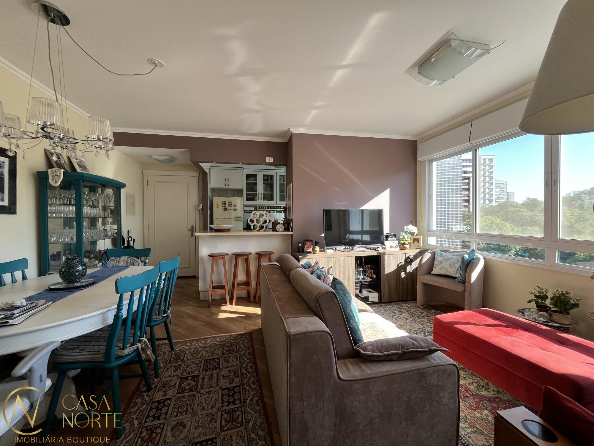 Apartamento à venda com 2 quartos, 64m², 1 suíte, 1 vaga, Rua Professor Alvaro Alvim no bairro Rio Branco em Porto Alegre