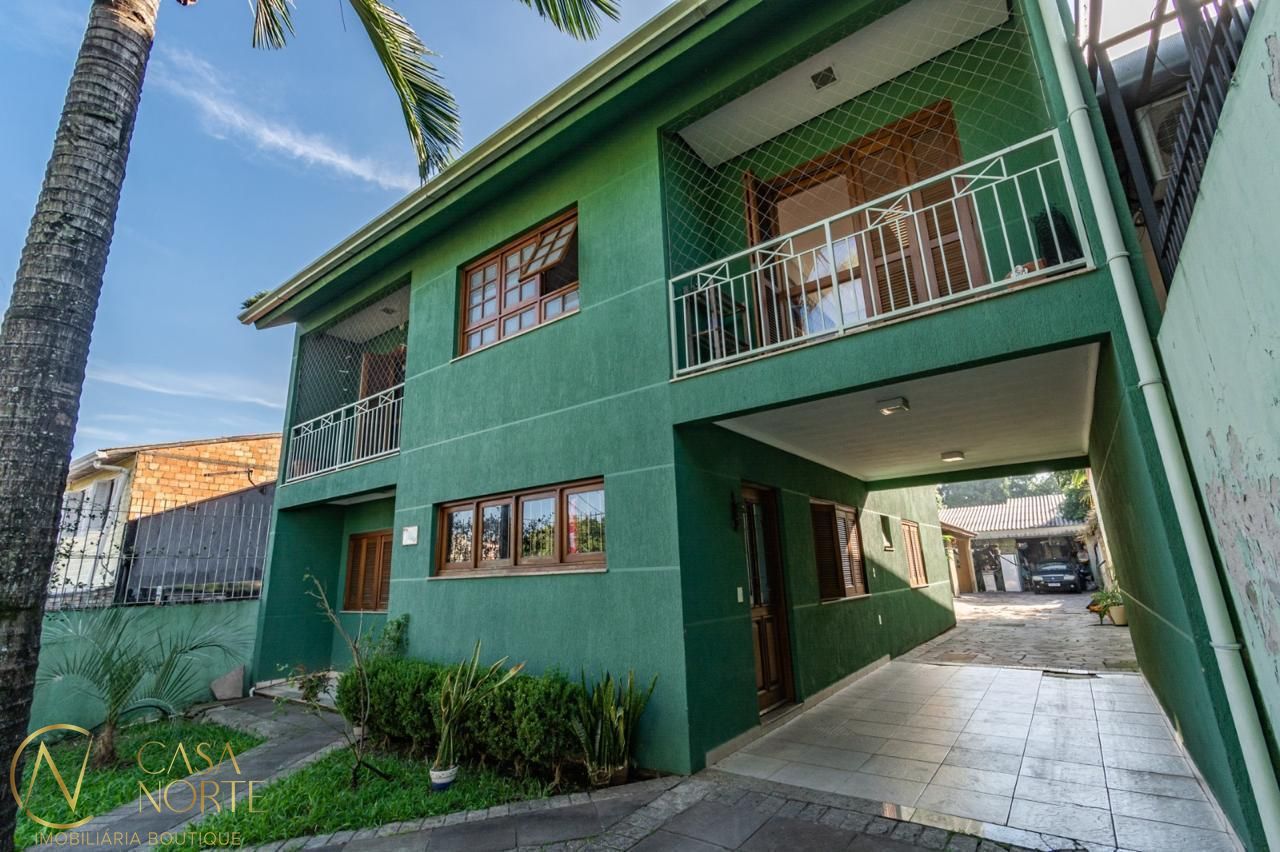 Casa à venda com 4 quartos, 287m², 1 suíte, 4 vagas, Avenida Circular no bairro Vila Jardim em Porto Alegre