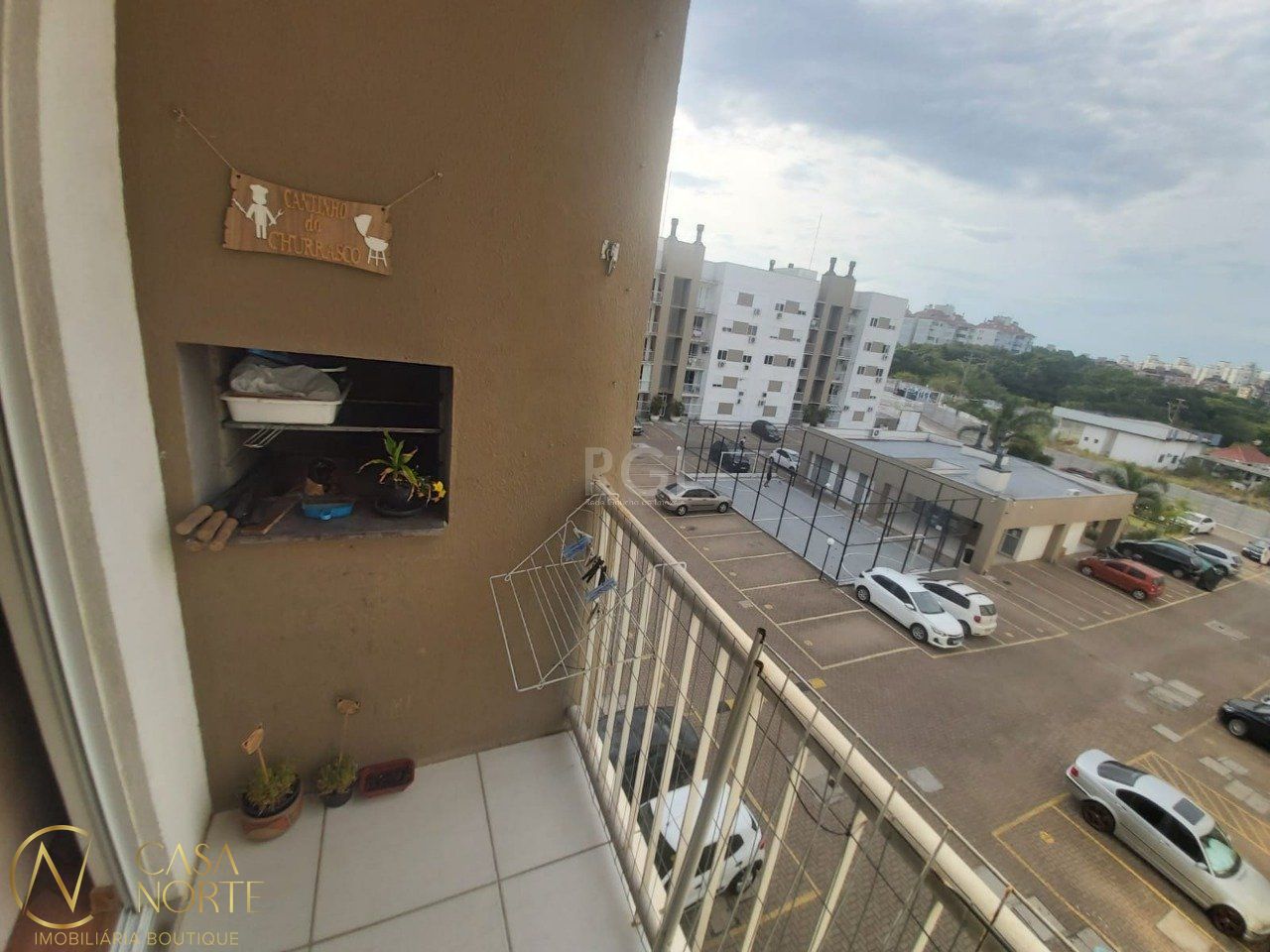 Apartamento à venda com 2 quartos, 50m², 1 vaga, Rua Joaquim de Carvalho no bairro Vila Nova em Porto Alegre
