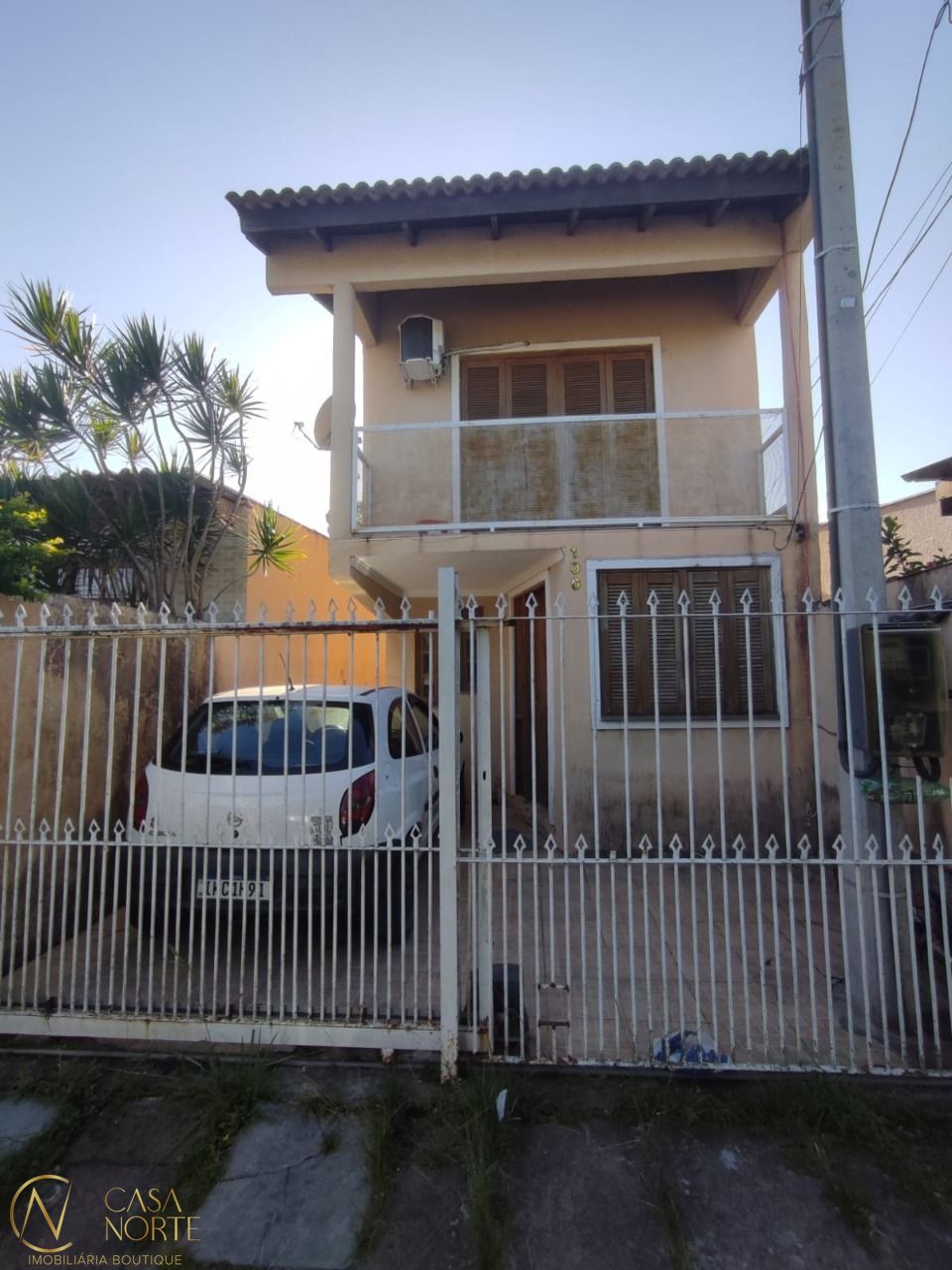 Sobrado à venda com 3 quartos, 170m², 2 vagas, Rua Delmar Kuhn no bairro Hípica em Porto Alegre