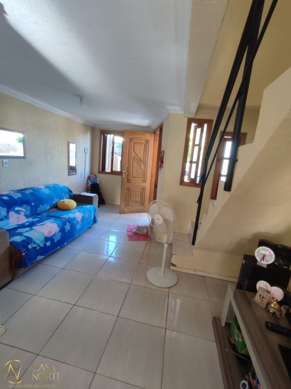 Sobrado à venda com 3 quartos, 170m², 2 vagas, Rua Delmar Kuhn no bairro Hípica em Porto Alegre