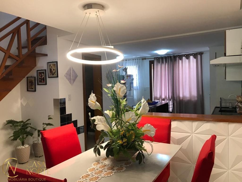 Sobrado à venda com 3 quartos, 96m², 1 suíte, 2 vagas, Rua Bernardo Profes no bairro Hípica em Porto Alegre