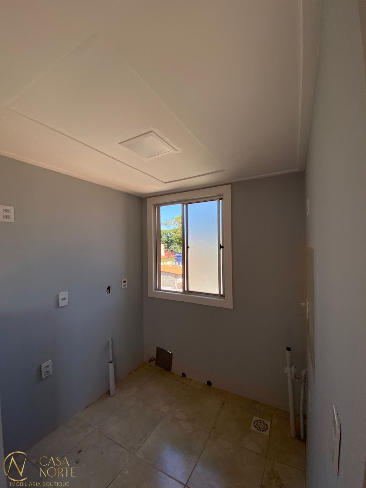 Apartamento à venda com 2 quartos, 36m², 1 vaga, Avenida João Antônio Silveira no bairro Lomba do Pinheiro em Porto Alegre
