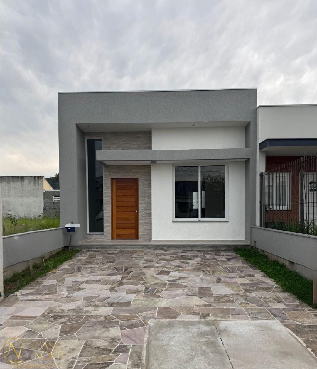 Casa à venda com 3 quartos, 72m², 1 suíte, 2 vagas, Rua Jorge Babot Miranda no bairro Aberta dos Morros em Porto Alegre