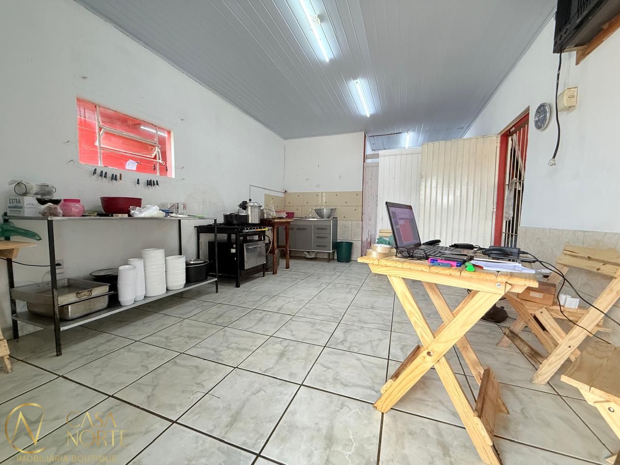Ponto Comercial à venda com 1 quarto, 1 vaga, Rua Eugênio Rodrigues no bairro Restinga em Porto Alegre