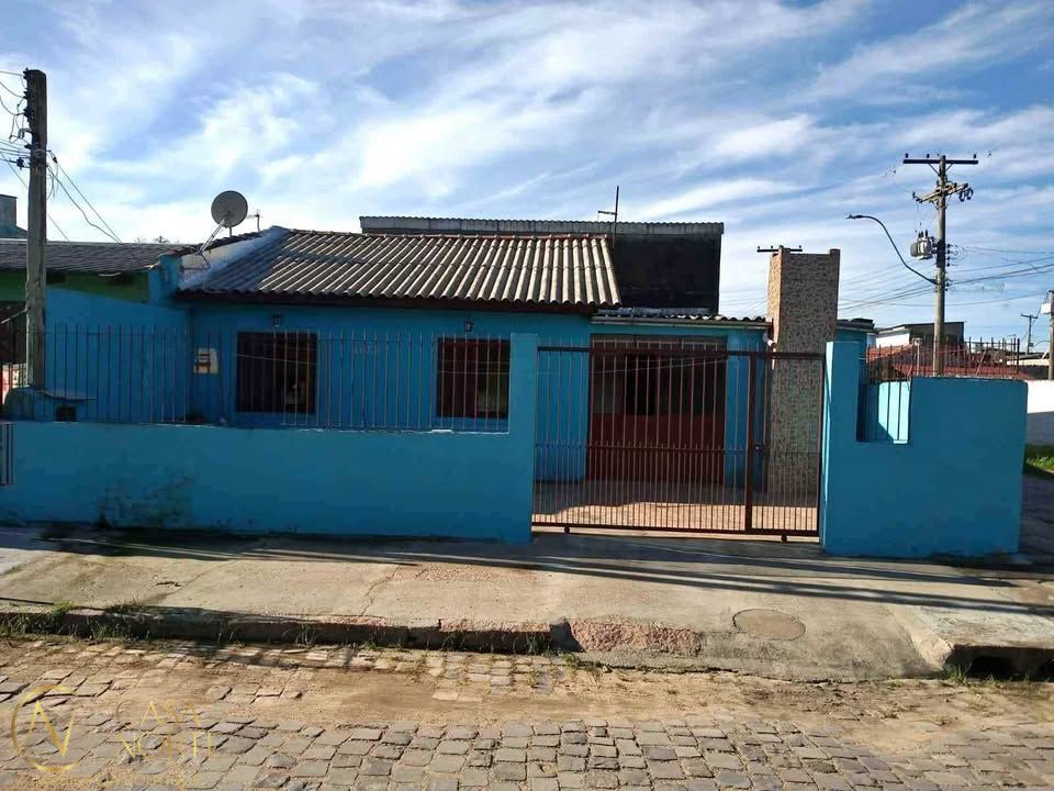 Casa à venda com 3 quartos, 110m², 2 vagas, Acesso Bonar Figueiro no bairro Restinga em Porto Alegre