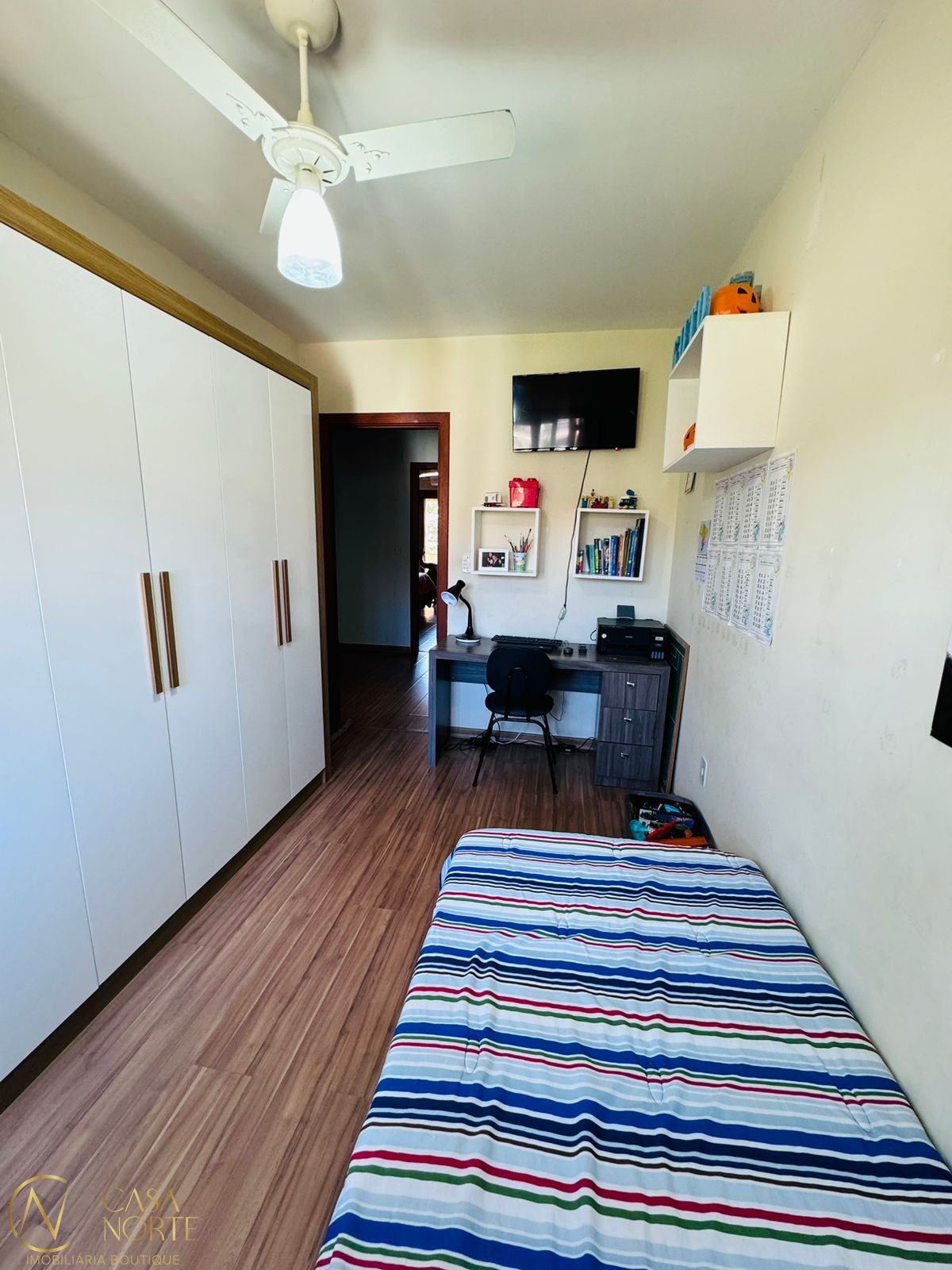 Casa à venda com 3 quartos, 150m², 1 suíte, 2 vagas, Rua Fernando Jorge Schneider no bairro Hípica em Porto Alegre