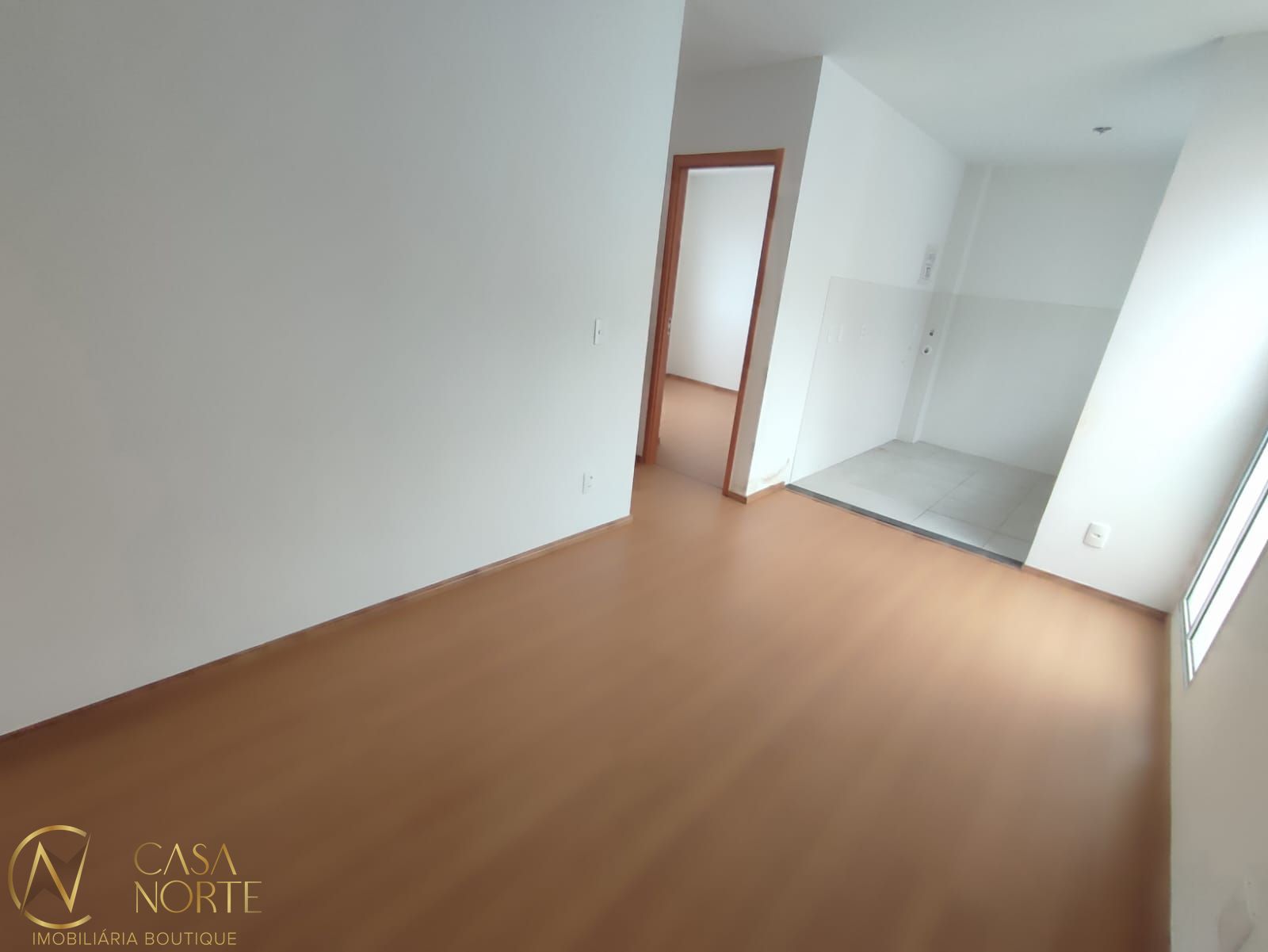 Apartamento à venda com 2 quartos, 40m², 1 vaga, Rua Sete Mil e Oito no bairro Restinga em Porto Alegre