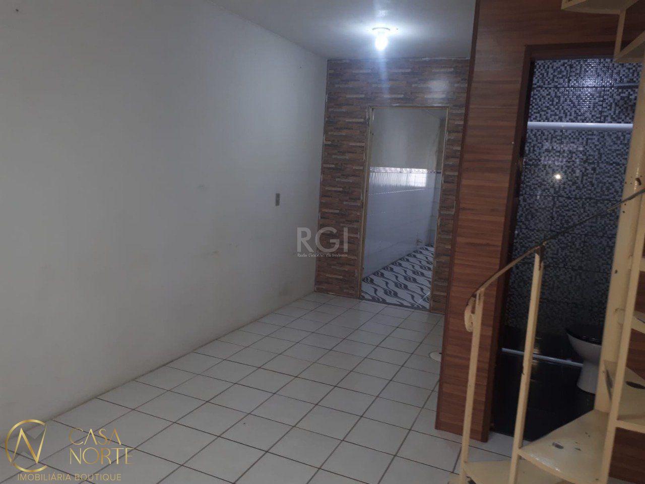 Sobrado à venda com 2 quartos, 60m², 1 vaga, Avenida João Antônio da Silveira no bairro Restinga em Porto Alegre