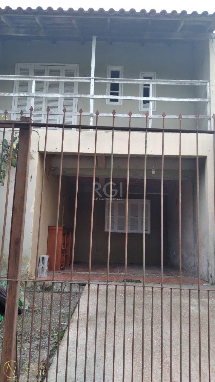 Sobrado à venda com 4 quartos, 150m², 1 vaga, Rua Doutor Antônio Mazzaferro Neto no bairro Hípica em Porto Alegre