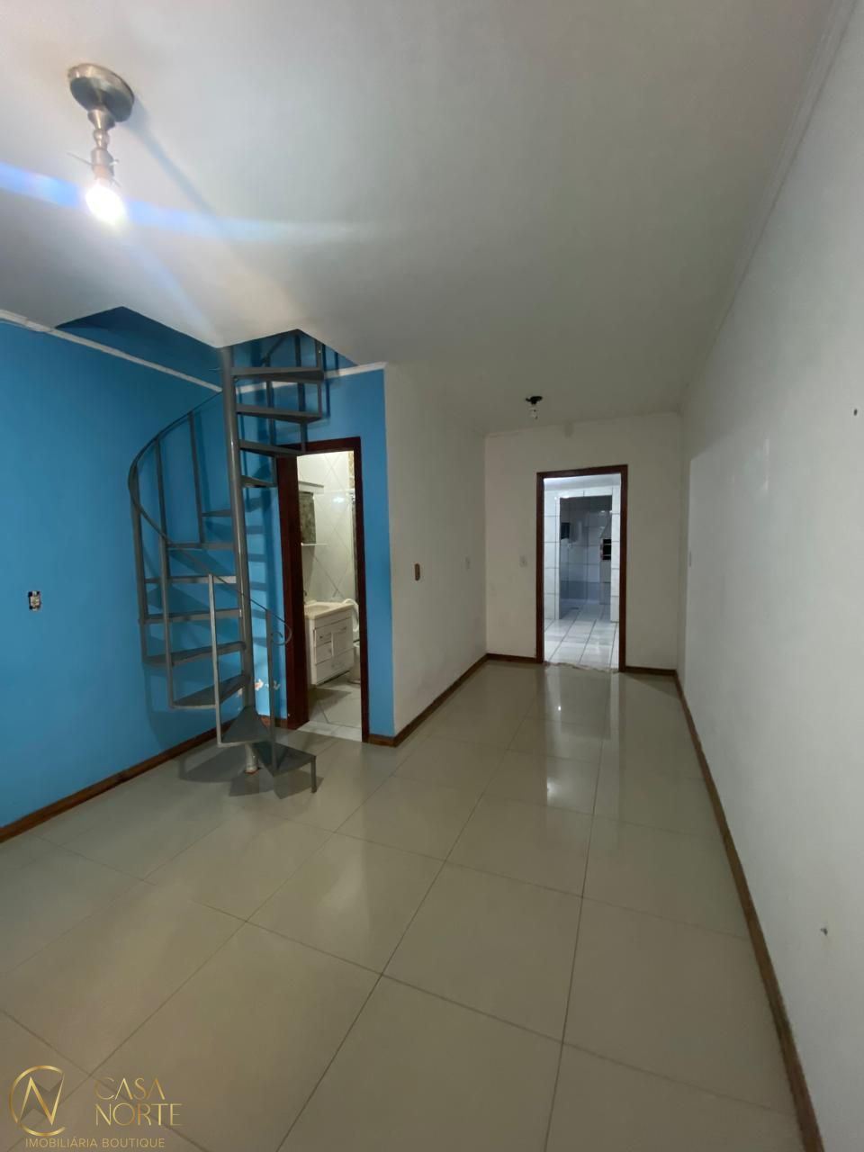 Sobrado à venda com 2 quartos, 97m², 1 vaga, Avenida João Antônio Silveira no bairro Restinga em Porto Alegre