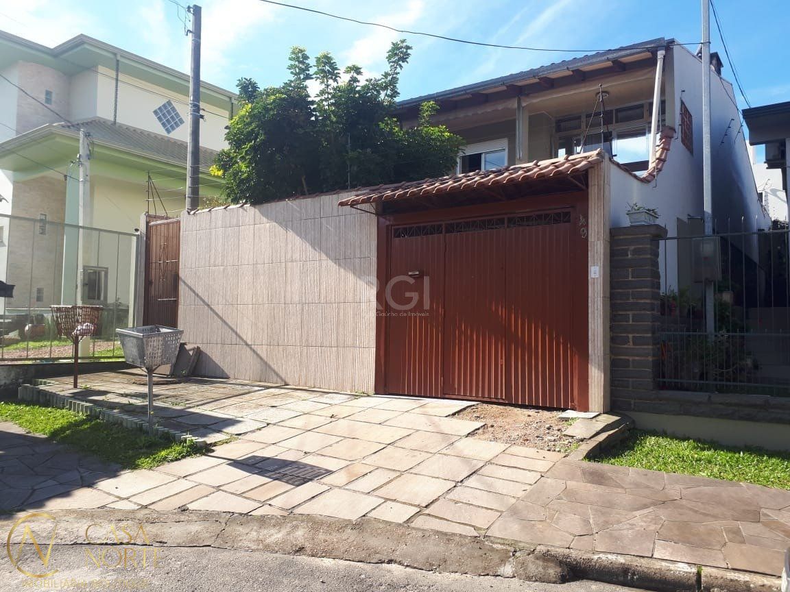 Casa à venda com 3 quartos, 192m², 1 suíte, 2 vagas, Rua José Pereira da Cunha no bairro Vila Nova em Porto Alegre