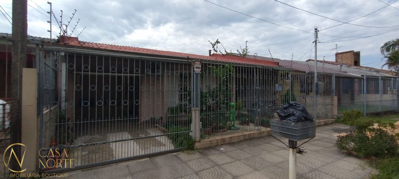 Casa à venda com 3 quartos, 110m², 1 suíte, 2 vagas, Rua Jornalista Roberto Eduardo Xavier no bairro Aberta dos Morros em Porto Alegre
