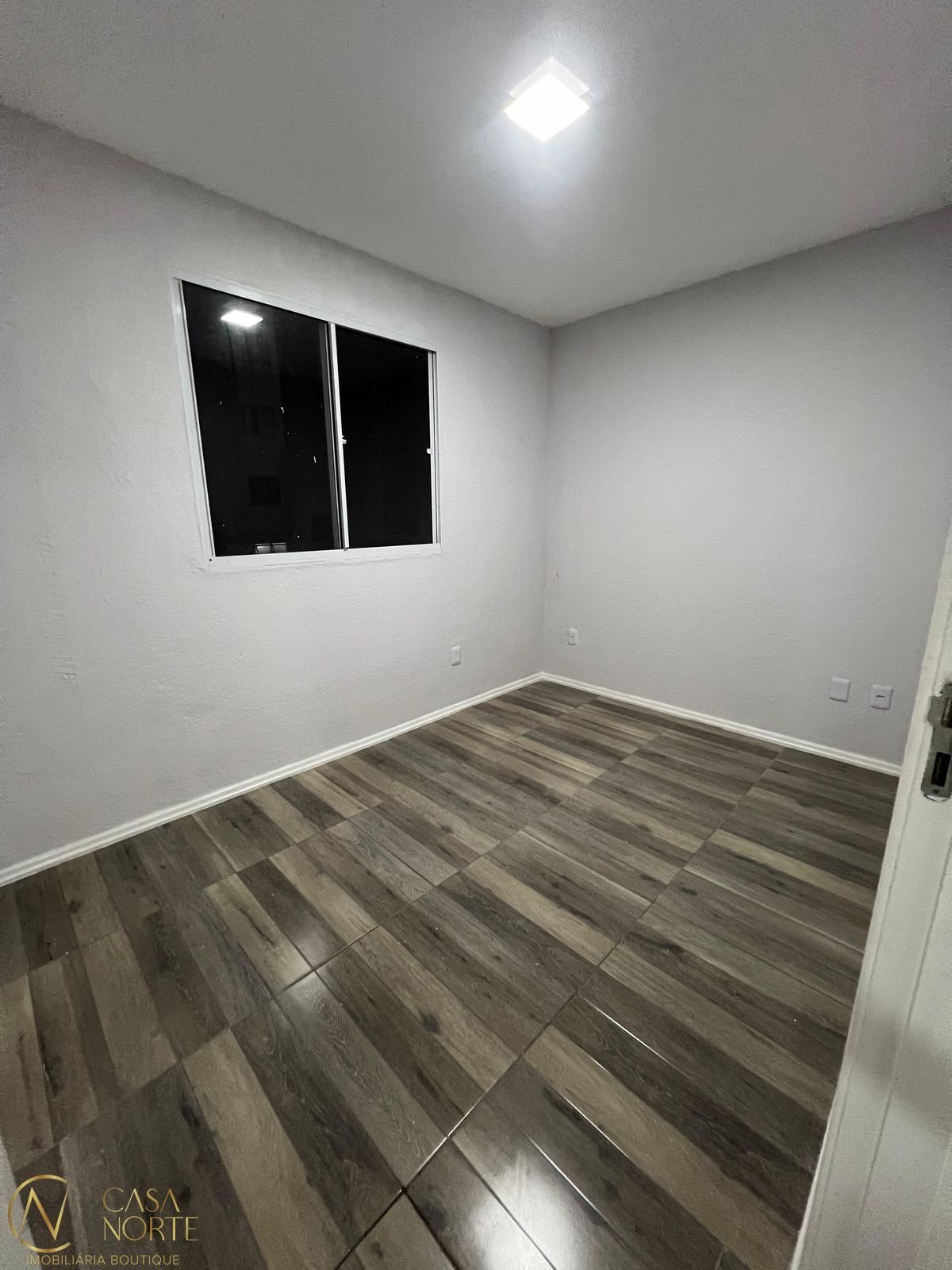 Apartamento à venda com 2 quartos, 41m², 1 vaga, Rua Sabino Pereira Nunes no bairro Restinga em Porto Alegre