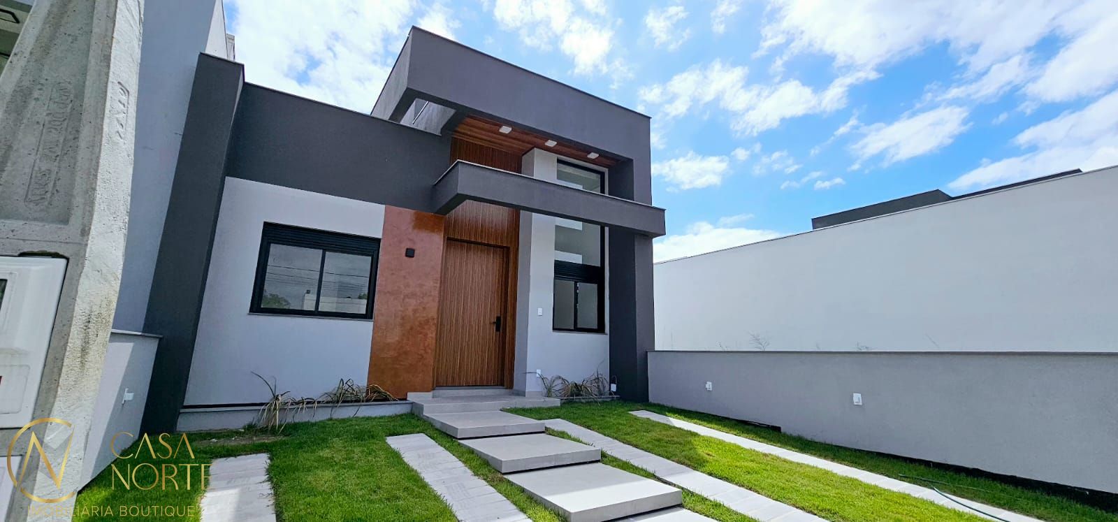 Casa à venda com 3 quartos, 95m², 1 suíte, 2 vagas, Jean Vardaramatos no bairro Hípica em Porto Alegre