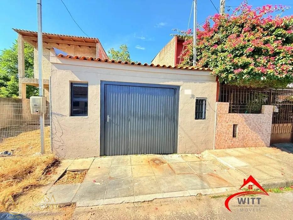 Casa à venda com 2 quartos, 51m², 2 vagas, Rua J Benck no bairro Hípica em Porto Alegre