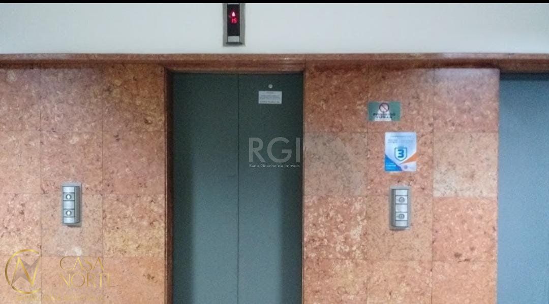 Conjunto Comercial à venda com 1 quarto, 19m², Avenida Borges de Medeiros no bairro Centro Histórico em Porto Alegre