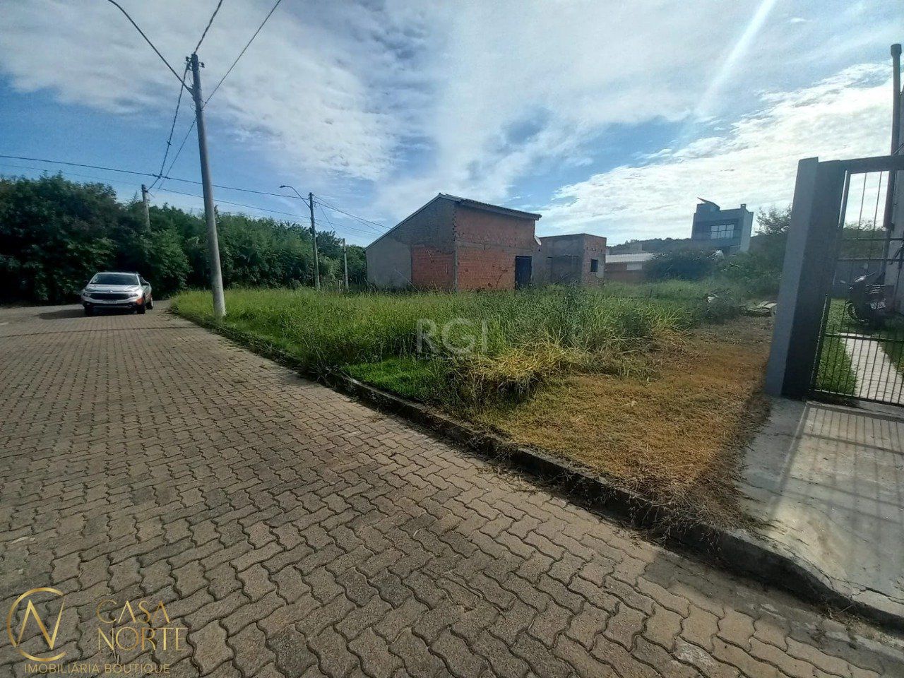Terreno à venda  com 123m², Rua Jorge Babot Miranda no bairro Aberta dos Morros em Porto Alegre