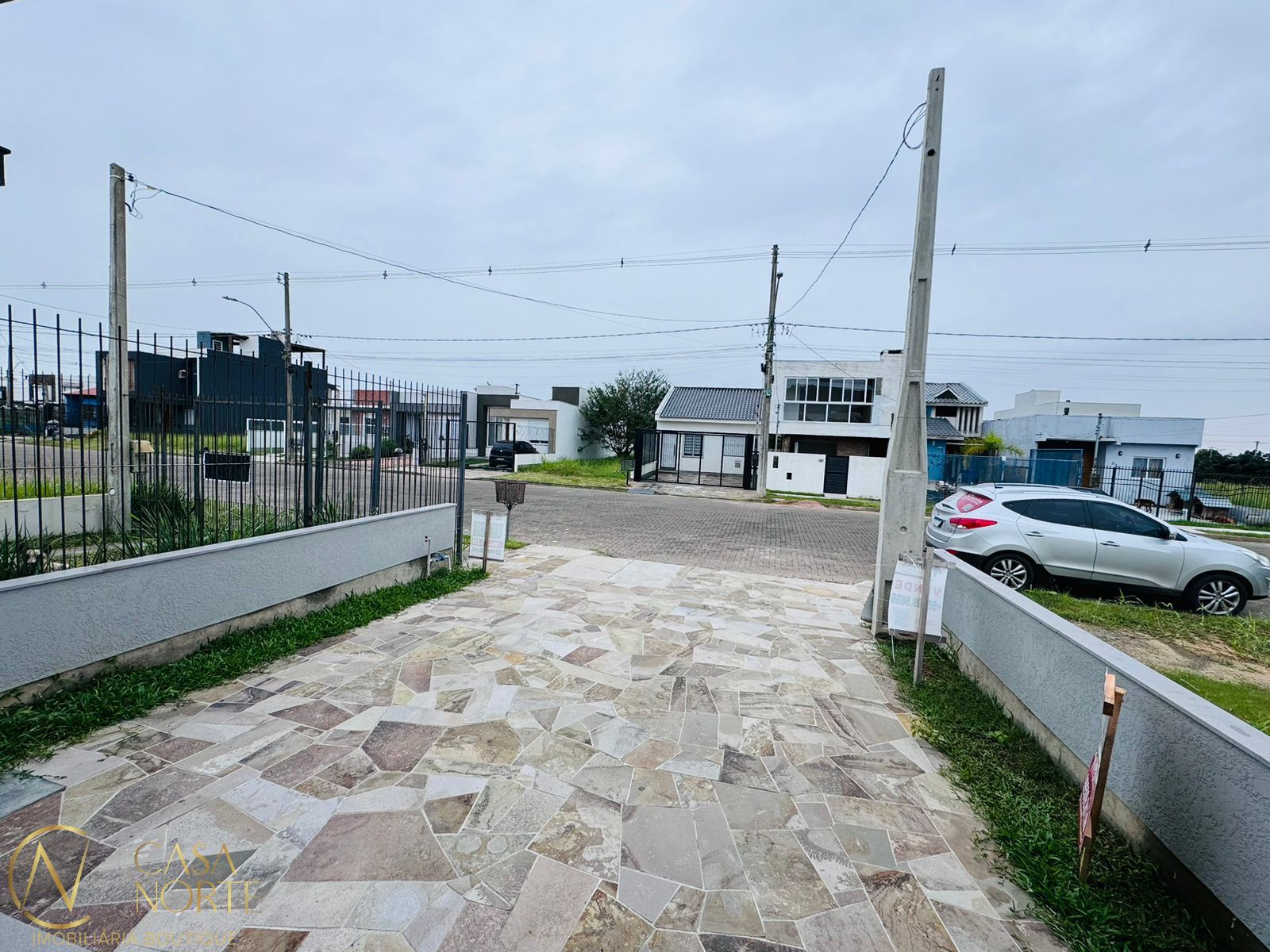 Casa à venda com 3 quartos, 72m², 1 suíte, 2 vagas, Rua Jorge Babot Miranda no bairro Aberta dos Morros em Porto Alegre
