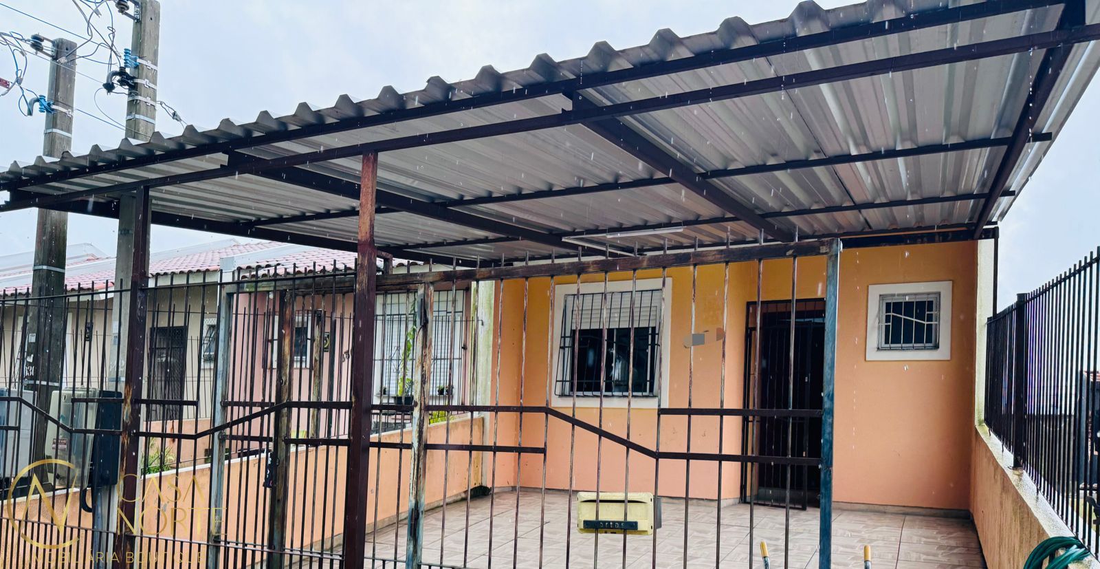 Casa à venda com 2 quartos, 40m², 5 vagas, Rua Clóvis Stenzel no bairro Restinga em Porto Alegre