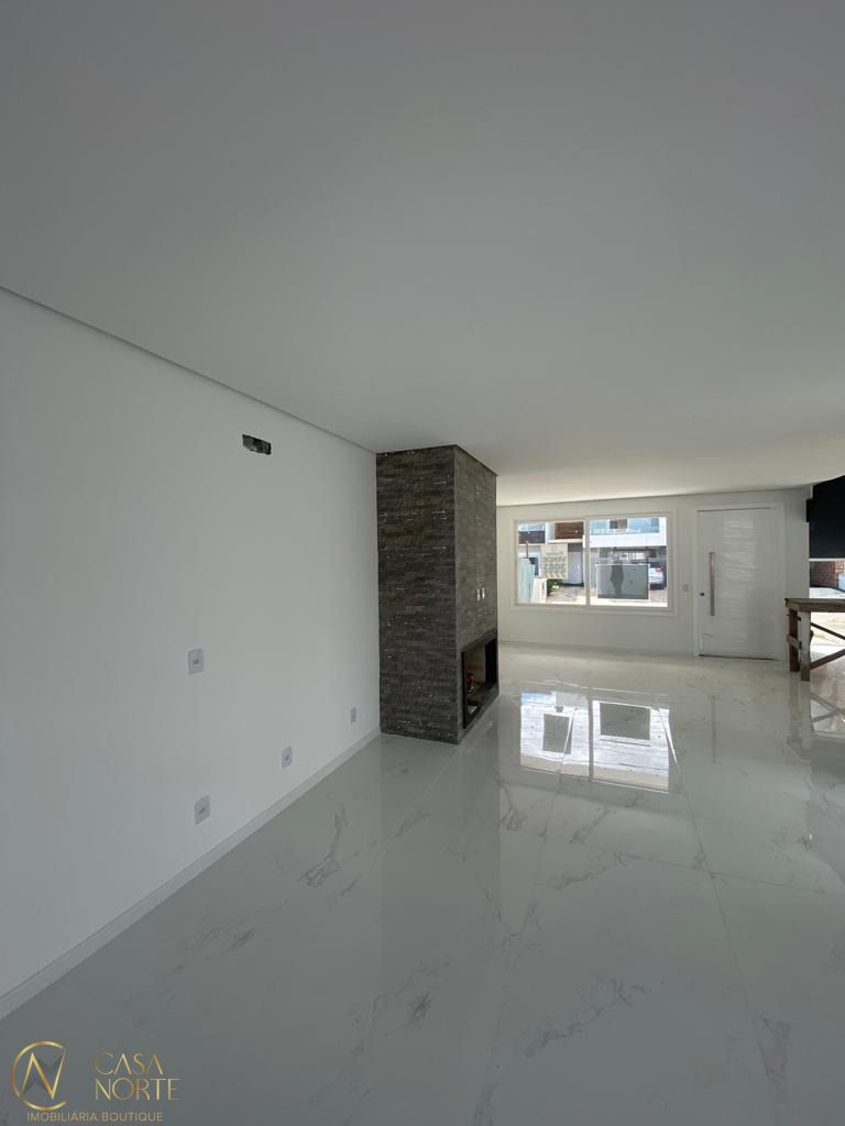 Casa de Condomínio à venda com 3 quartos, 164m², 3 suítes, 2 vagas, Rua Monsenhor Augusto Dalvit no bairro Aberta dos Morros em Porto Alegre