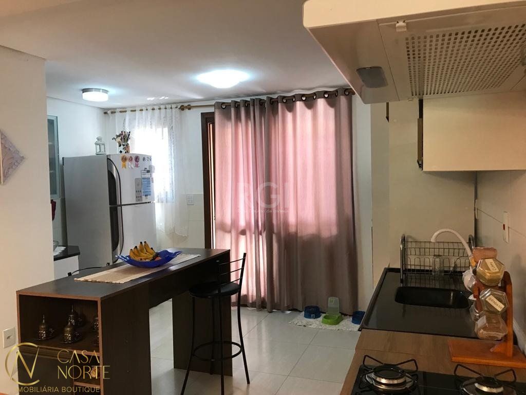 Sobrado à venda com 3 quartos, 96m², 1 suíte, 2 vagas, Rua Bernardo Profes no bairro Hípica em Porto Alegre