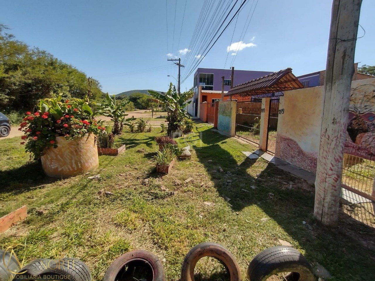 Casa à venda com 1 quarto, 54m², 2 vagas, Estrada Jacques da Rosa no bairro Lageado em Porto Alegre