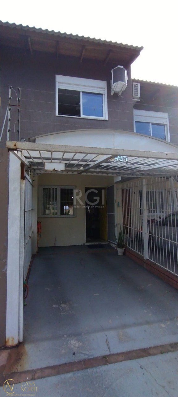 Sobrado à venda com 3 quartos, 78m², 1 suíte, 2 vagas, Rua Ernesto Porfírio dos Reis no bairro Aberta dos Morros em Porto Alegre