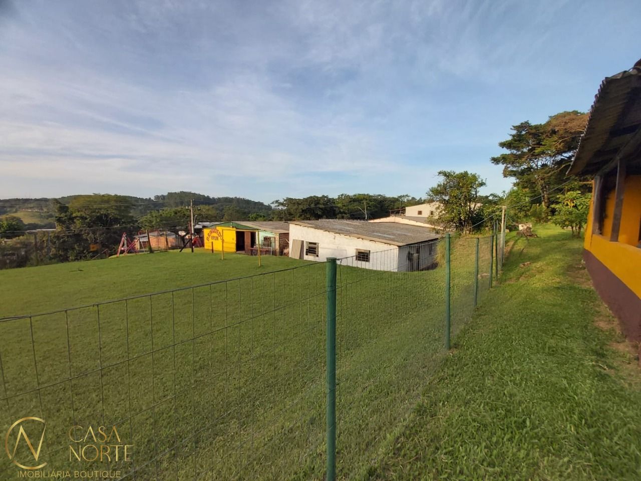 Sítio à venda com 2 quartos, 7846m², 3 vagas, Avenida João Antônio Silveira no bairro Lomba do Pinheiro em Porto Alegre