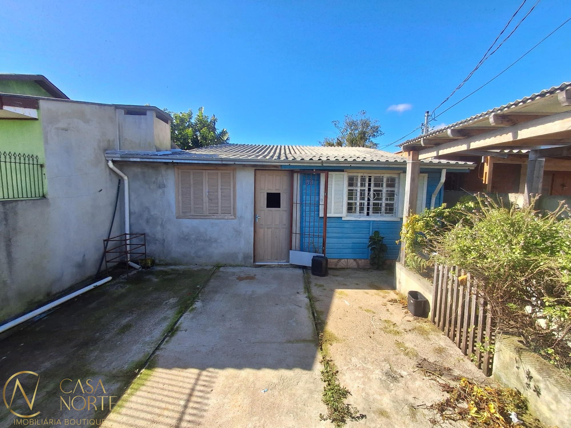 Casa à venda com 3 quartos, 170m², 1 vaga, Estrada Barro Vermelho no bairro Restinga em Porto Alegre