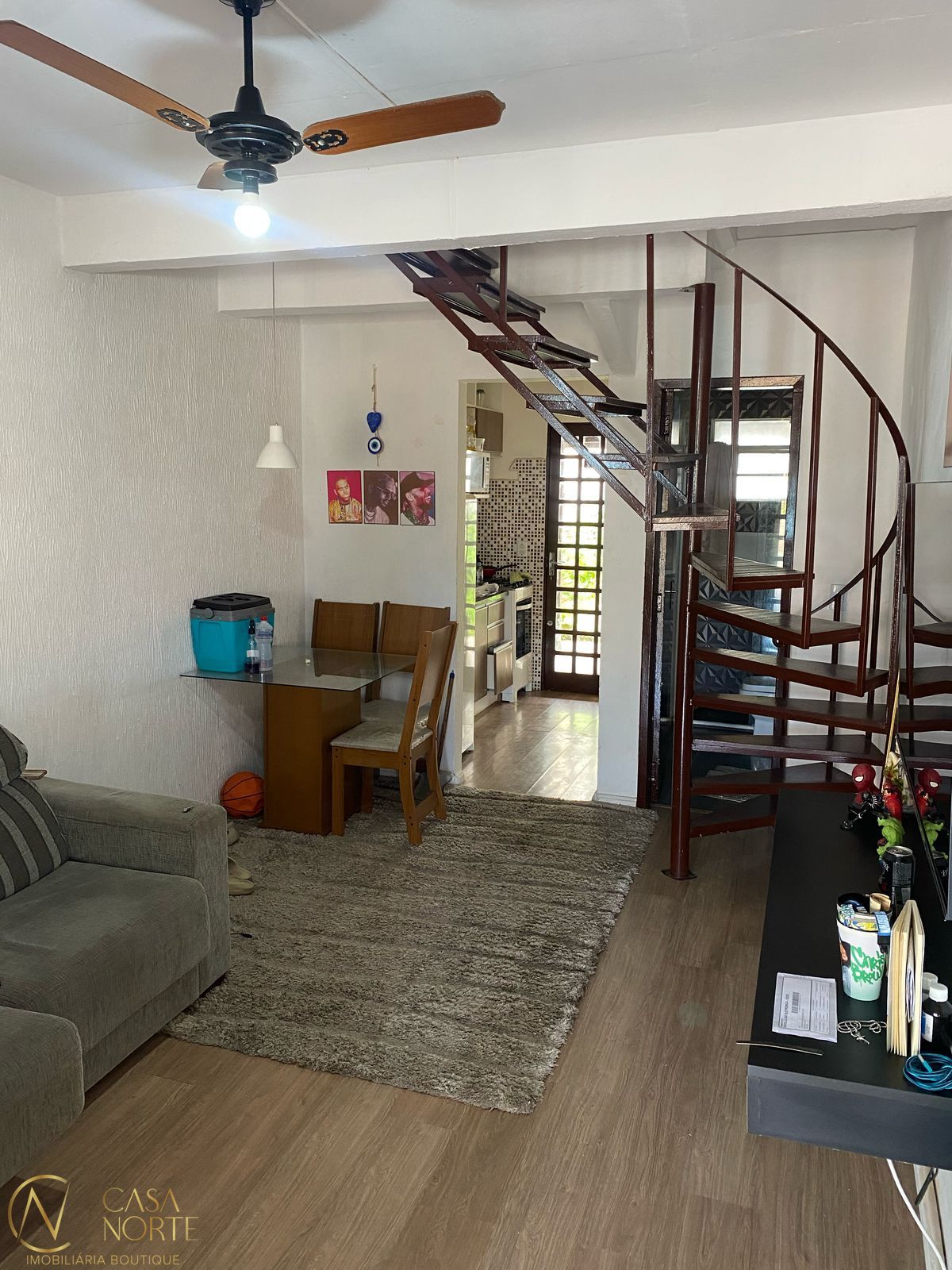 Sobrado à venda com 2 quartos, 78m², 1 vaga, Avenida Edgar Pires de Castro no bairro Hípica em Porto Alegre